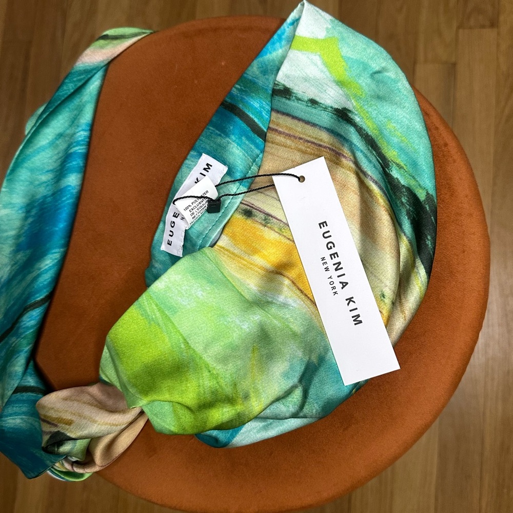 GIGI SATIN HEAD WRAP IN GREEN - Picture 5 of 6